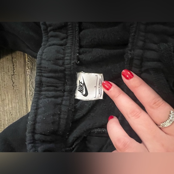 Black Nike sweatpants cinched ankles - Picture 5 of 5